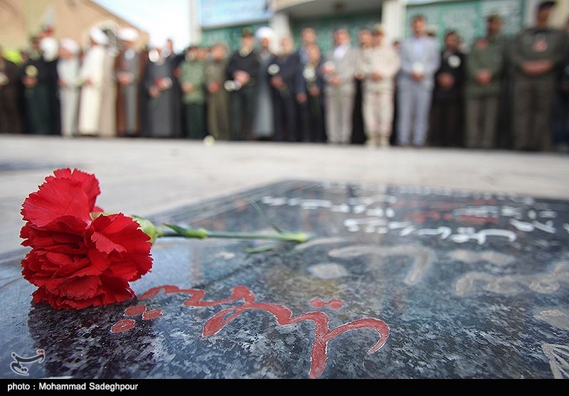 همایش تجلیل از خانواده‌های شهدا و جانبازان دوران مبارزات انقلاب در اردبیل برگزار شد