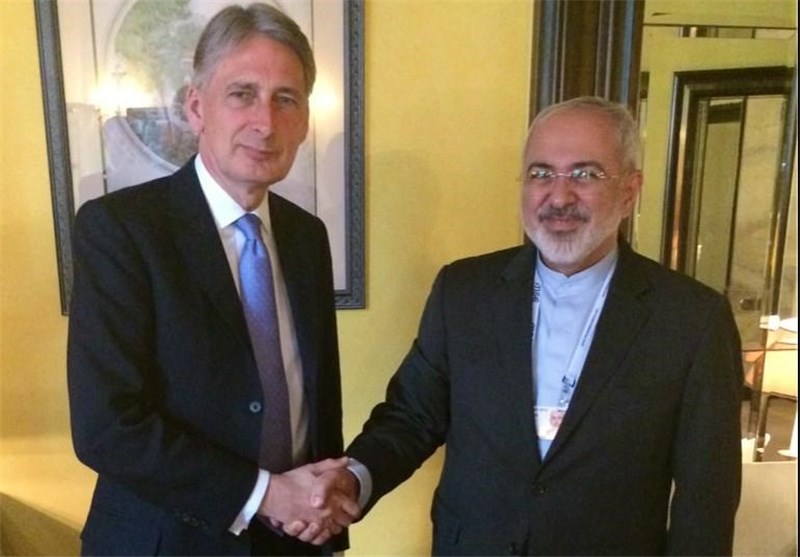 Iranian, British FMs Hold Talks in Brussels