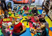 مراسم قصه گویی در بخش کودکان مراکز درمانی یزد اجرا می‌شود