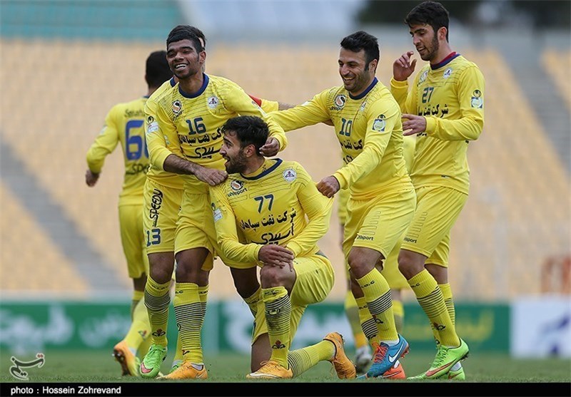 Naft Wins, Esteghlal Loses in IPL