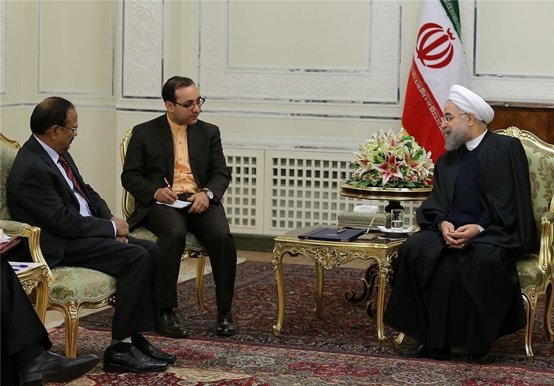 Iranian President Urges Closer Ties with India