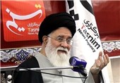 آیت‌الله علم‌الهدی: تهدید و تحریم بر ملت انقلابی ایران اثرگذار نیست