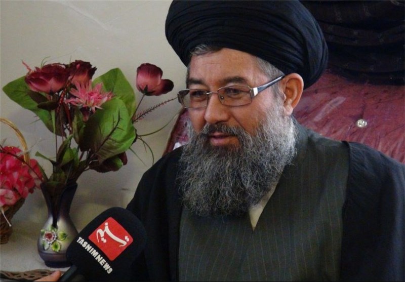 رهبری قاطع و مدبرانه امام خامنه‌ای مانع انحراف انقلاب از مسیر خود شد