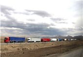 صف 8 کیلومتری کامیون‌ها در مرز گوربلاغ ترکیه