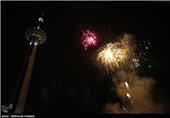 نور افشانی شب 22 بهمن ماه در برج میلاد تهران