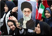 خبرگزاری فرانسه: مردم تصاویر رهبر ایران را در راهپیمایی در دست داشتند