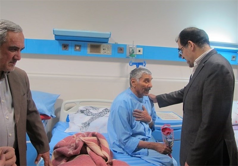 بازدید وزیر بهداشت از وضعیت بیماران تنفسی در بیمارستان امام خمینی(ره) اهواز