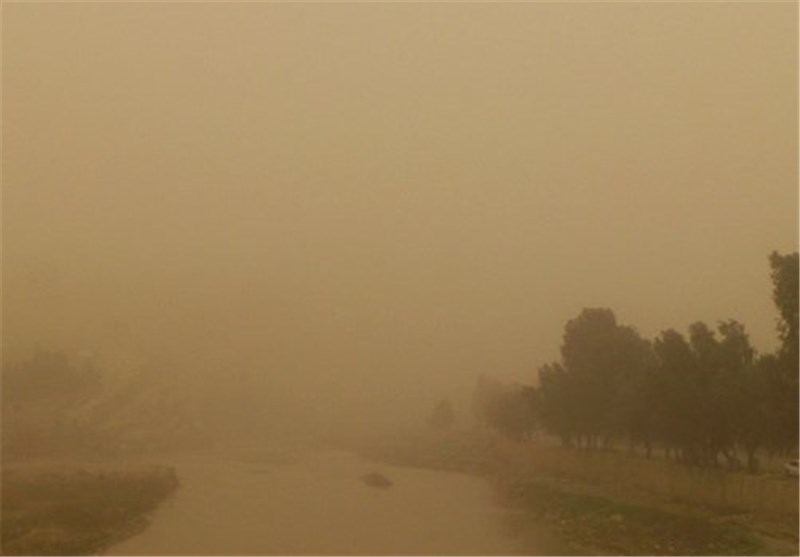 پدیده گرد و غبار آذربایجان غربی را فرا می‌گیرد