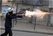 سرکوب تظاهرات مردم بحرین با گاز آشک‌آور + تصاویر