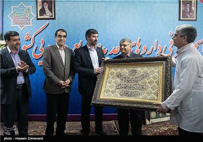 Iran Unveils 12 New Homegrown Medicines