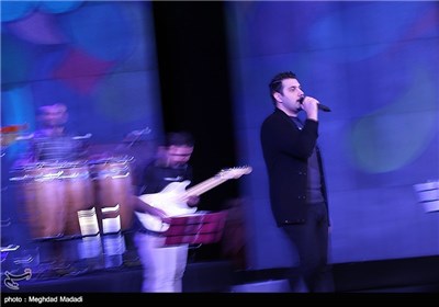 کنسرت احسان خواجه امیری در سی امین جشنواره موسیقی فجر 
