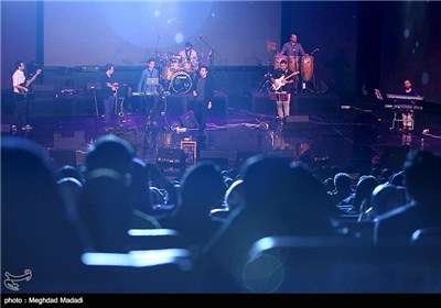 کنسرت احسان خواجه امیری در سی امین جشنواره موسیقی فجر