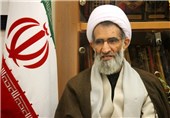 اقدام بنگاه خبر‌پراکنی BBC درباره امام خمینی (ره) توطئه‌ای بیش نیست/نمایندگان مجلس در جناح‌های سیاسی ذوب نشوند