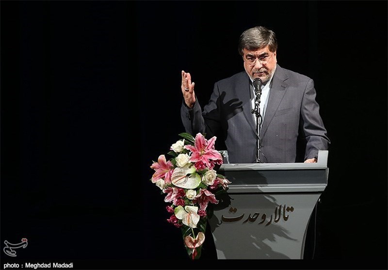 وزیر ارشاد به مقام سومین شهید محراب ادای احترام کرد