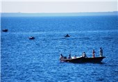 مرکز جستجو و نجات دریایی ‌چابهار 8 خدمه شناور صیادی در دریا را نجات داد