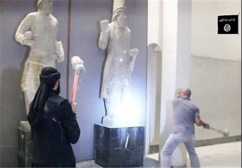 تخریب گنج های موزه موصل توسط داعش