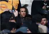 حضور علی کریمی در مراسم قرعه‌کشی مسابقات لیگ برتر