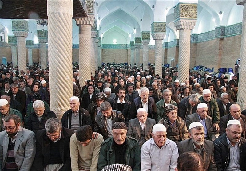 نماز وحدت‌بخش عید فطر در سراسر استان کردستان اقامه شد