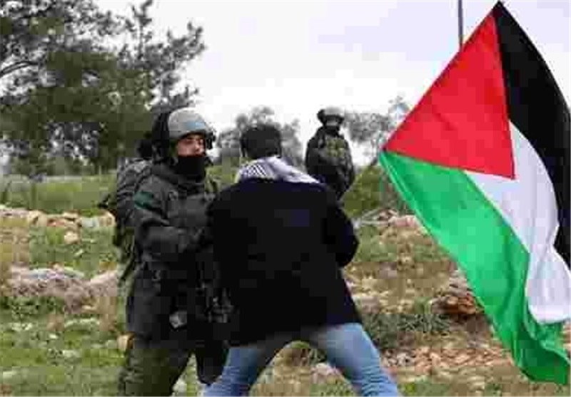 القوات الصهیونیة تهاجم بالرصاص المطاطی والغاز المسیل للدموع مسیرة بلعین بالذکرى الـ10 لانطلاقةالمقاومةالشعبیة
