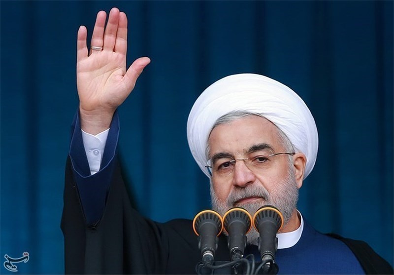 Iranian President Commends Armed Forces for Help in Coronavirus Battle