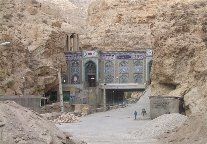 Bibi Hakime Tomb South of Iran