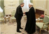 روحانی: همه تحریم‌ها باید در یک لحظه برداشته شوند