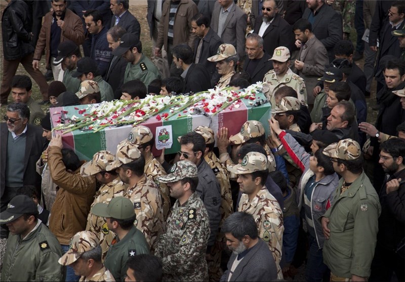پیکر مطهر یک شهید گمنام در کرمانشاه تشییع و خاکسپاری شد