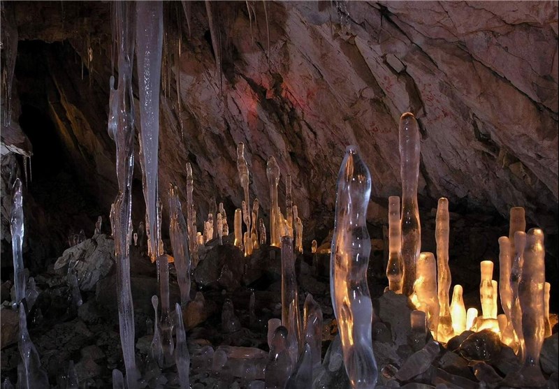 Yakh Morad Cave: One of The Attractions of Iran&apos;s Chalous Road