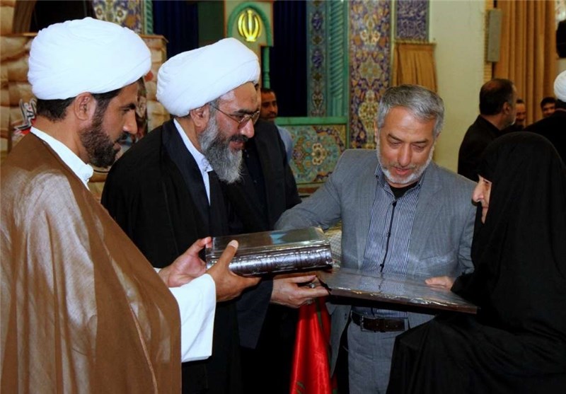 خانواده شهدای روحانی بوشهر تجلیل شدند