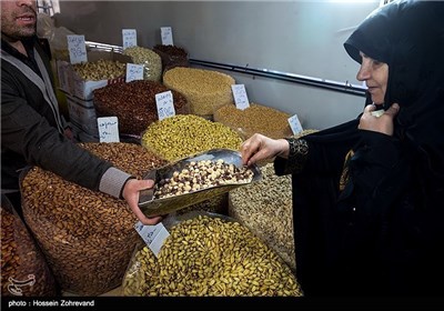 Iranian People Preparing for New Year 