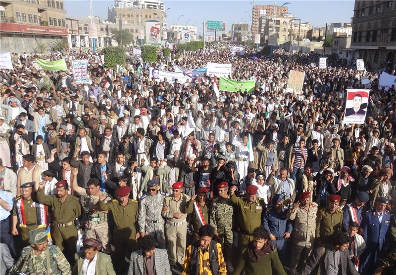 تظاهرات مردمی در صنعاء؛ مخالفت با دخالت خارجی + تصاویر