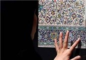 اصفهان| وقتی 4 نسل طراح نقشه فرش در کنار هم قرار می‌گیرند