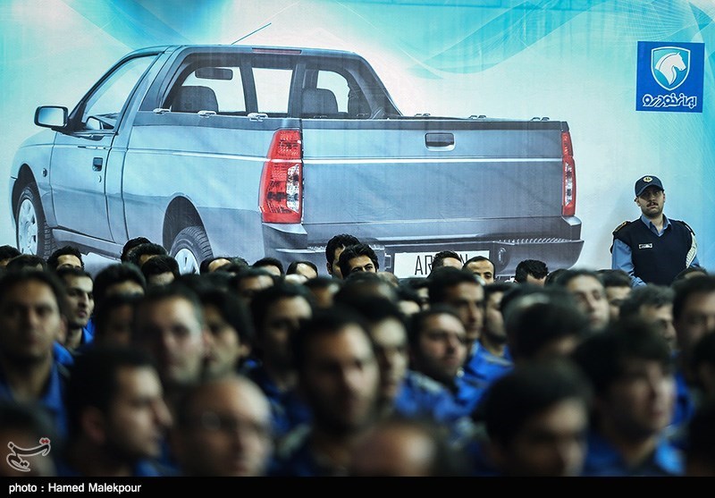 Iran Launches New Car Production Line in Iraq
