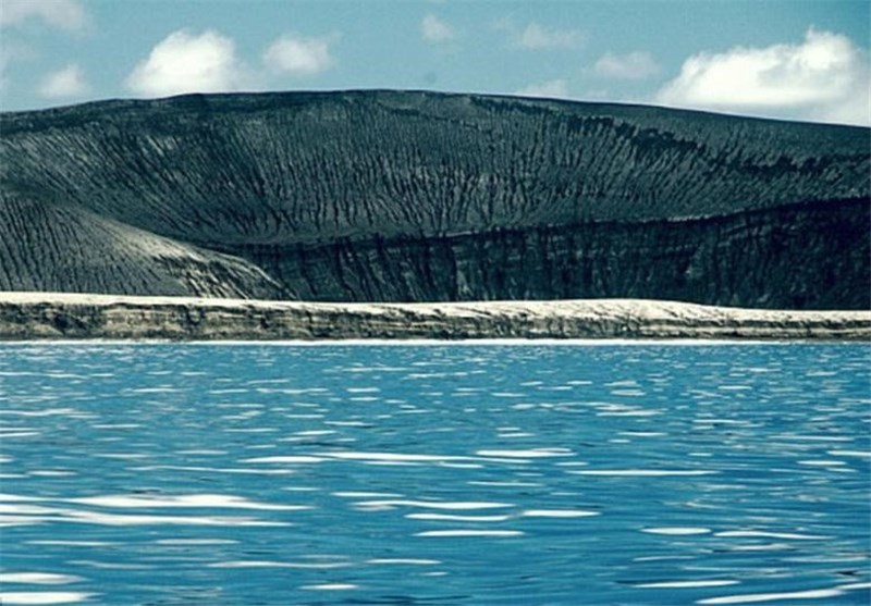 تصاویر بی نظیر و دیدنی از ظهور یک جزیره