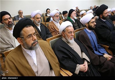 Imam Khamenei meets members of the Assembly of Experts