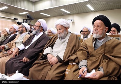 Imam Khamenei meets members of the Assembly of Experts