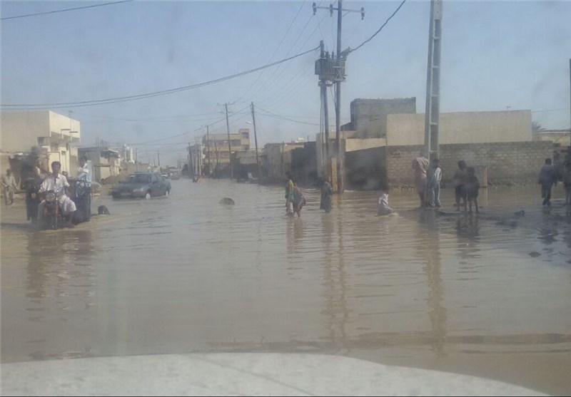 بارش شدید باران سبب آب‌گرفتگی و سیلاب در شهرستان کنارک شد