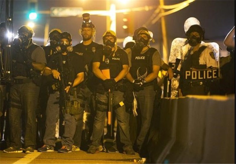 اوباما محدودیت‌های جدیدی را برای استفاده پلیس از تجهیزات نظامی وضع می‌کند