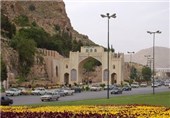 بنای دروازه قرآن شیراز مرمت می‌شود
