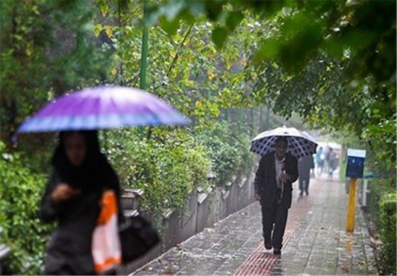 بارش شدید باران همزمان با وزش طوفان و گردوغبار در تهران