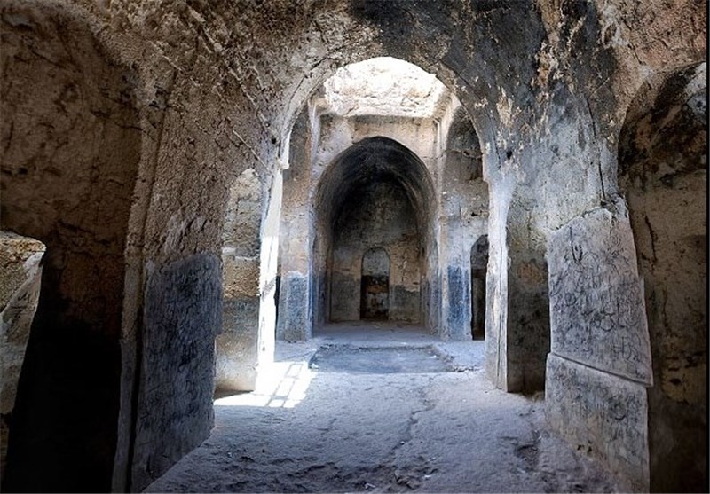 نخستین گروه گردشگران اروپایی از آثار تاریخی داراب بازدید کردند