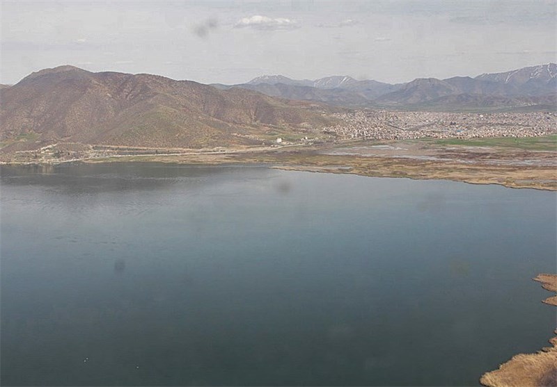 روستاهای حاشیه دریاچه زریبار مناطق ویژه گردشگری مریوان هستند