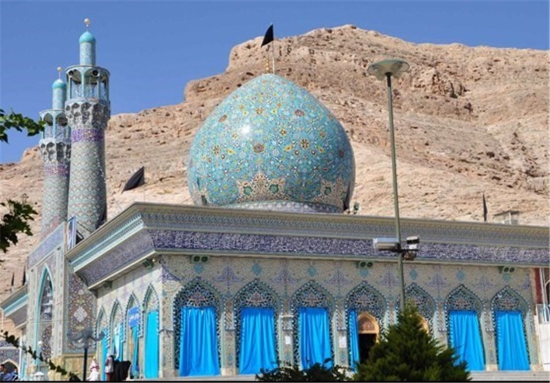 استقبال مسافران نوروزی از امامزاده شاهرضا(ع) + تصاویر