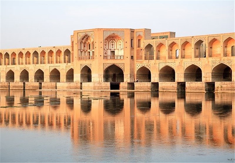 «جاذبه‌های گردشگری اصفهان» از نقش جهان تا منارجنبان