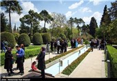 بازدید مسافران نوروزی از باغ ارم - شیراز