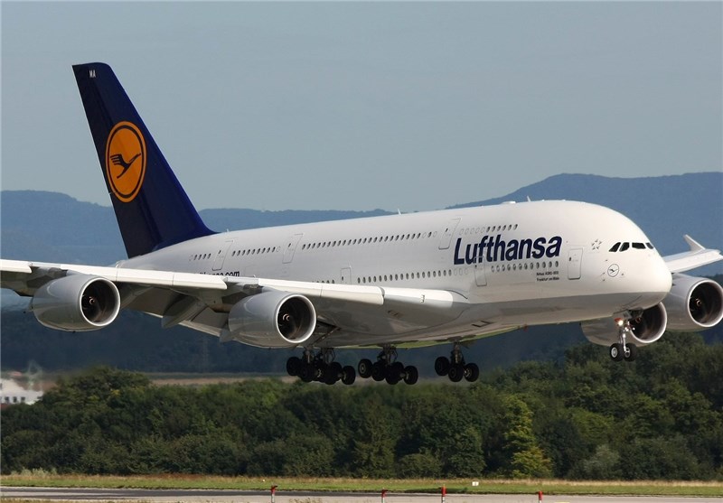 Germany&apos;s Lufthansa to Suspend Flights to Venezuela