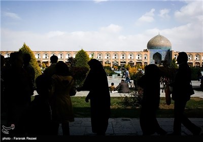 مسافران نوروزی در مجموعه نقش جهان