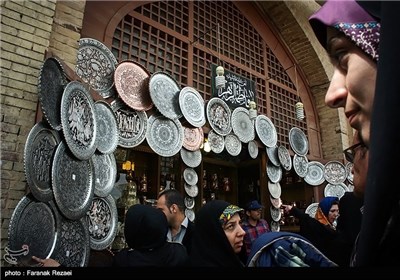 مسافران نوروزی در مجموعه نقش جهان