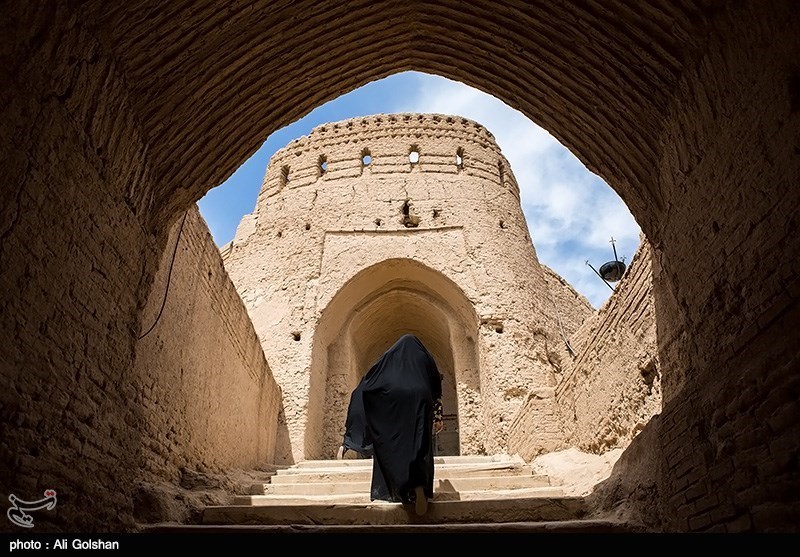 قلعة نارین.. إحدى المعالم التاریخیة فی محافظة اصفهان