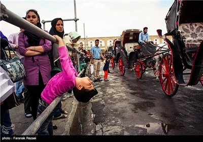 درشکه سواری در مجموعه نقش جهان-اصفهان